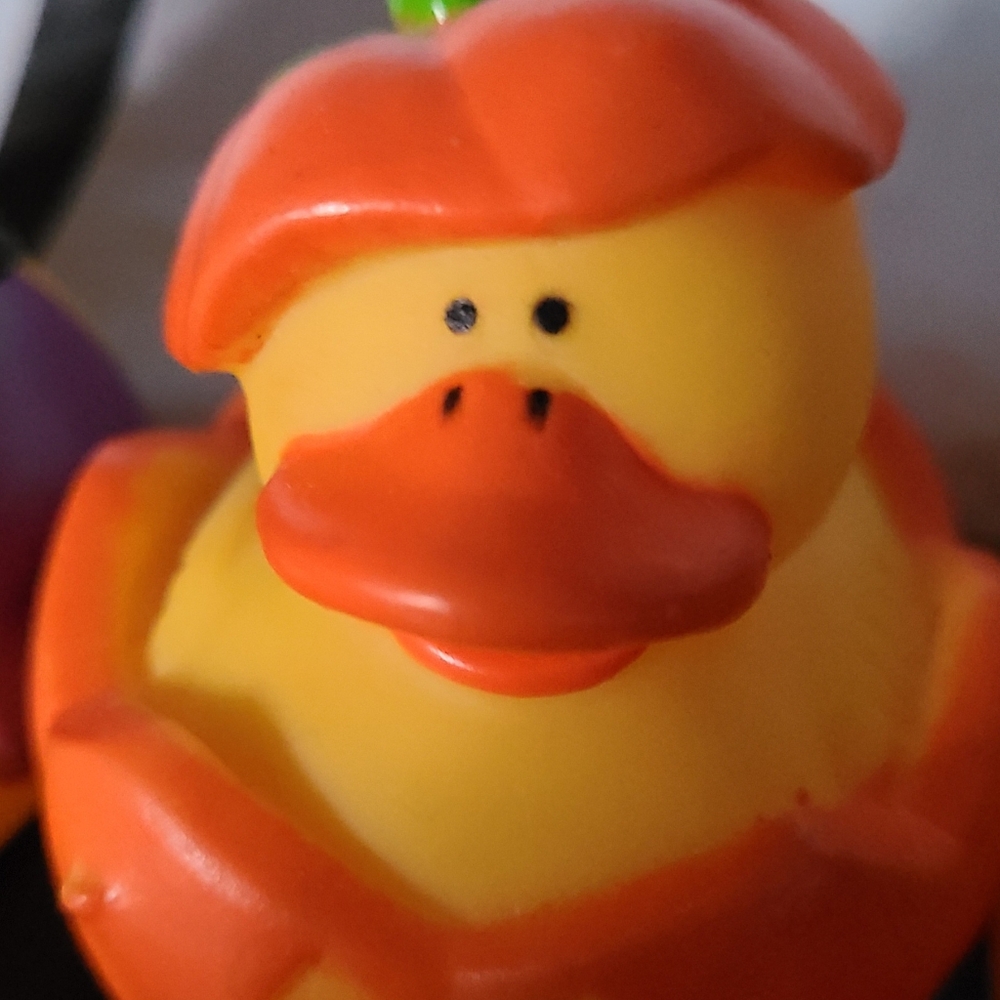 Lot Of 5 RUBBER DUCKIES - Picture 6 of 8